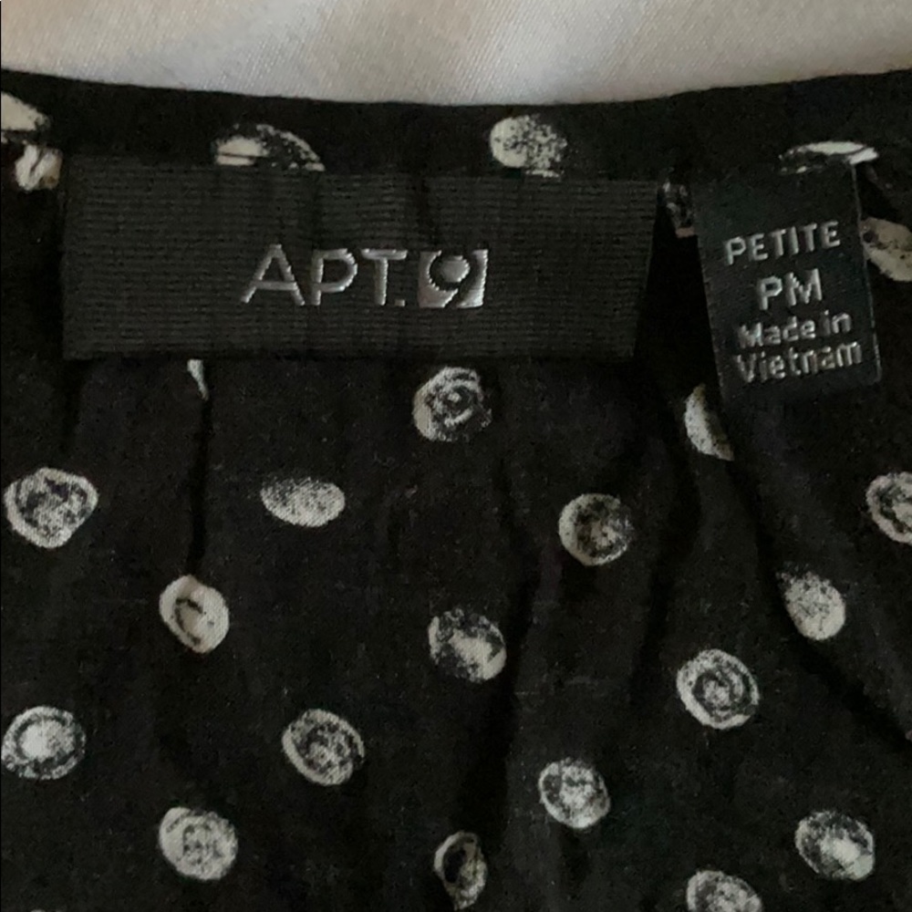 🌺Apt 9 petite black blouse🌺 - Picture 6 of 6